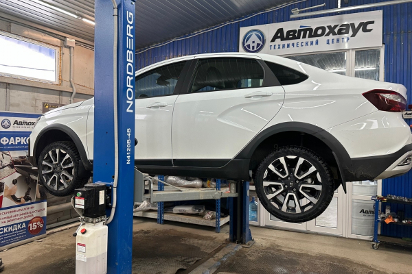 Приодели новенькую Lada Vesta Cross в нужные допы
